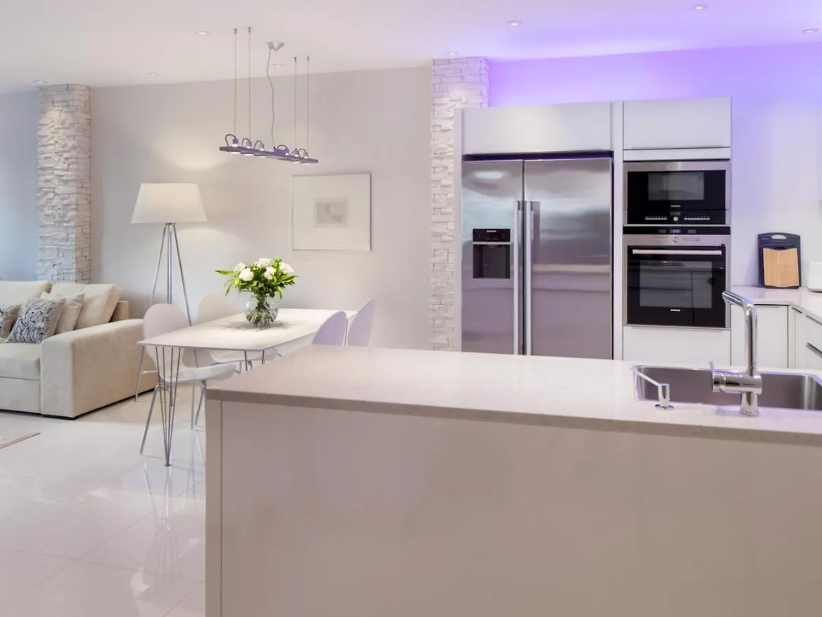 Apartment Modern 1 Bedroom Apartment, With Sea Views, In Andalucia Del Mar - Puerto Banus Marbella Spain
